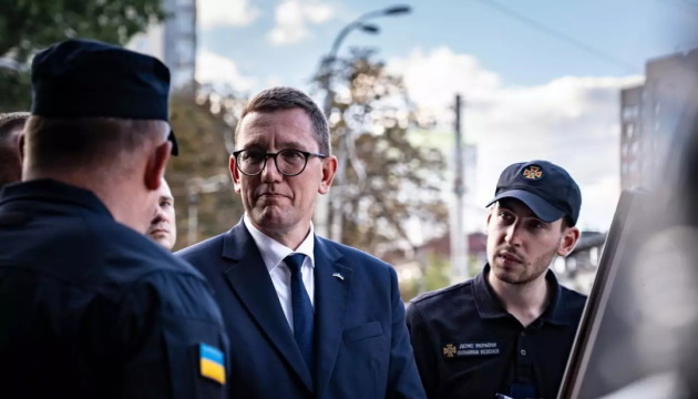 Делегація Естонії відвідала столичну Лук’янівку, яка постраждала від російських атак