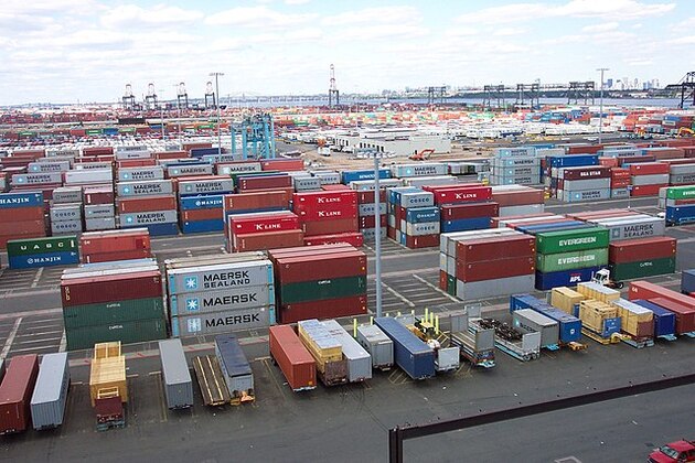 Canada faces new 50% US tariffs as negotiators race for deal