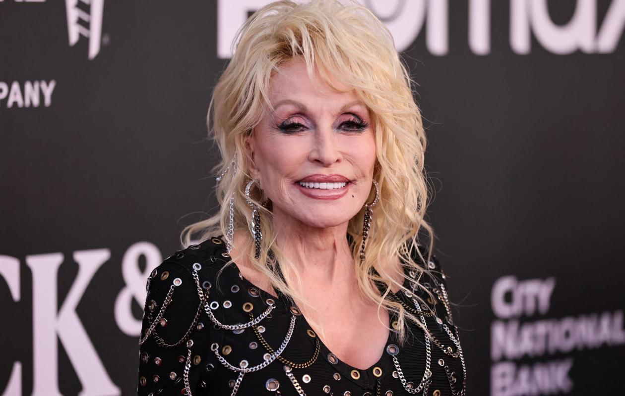 Dolly Parton, légende américaine de la musique country, meurt à 80 ans