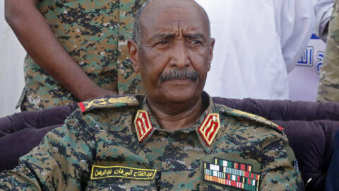 L'armée régulière tente de montrer ses muscles, ainsi que le soutien de Riyad à sa contre-offensive. Ici, son leader Abdel Fattah al-Burhan, lors d'un événement à Khartoum, le 15 mai 2026 (image d'illustration).
