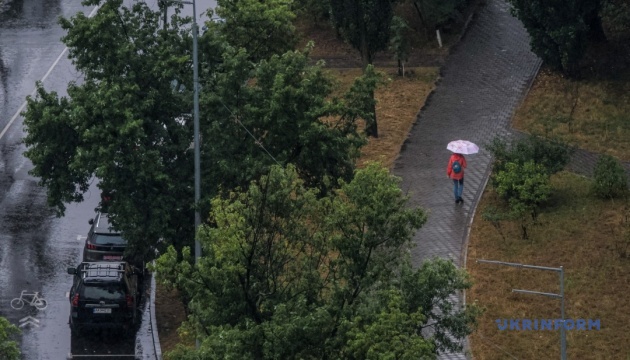У четвер в Україні дощитиме, вдень до +26° 