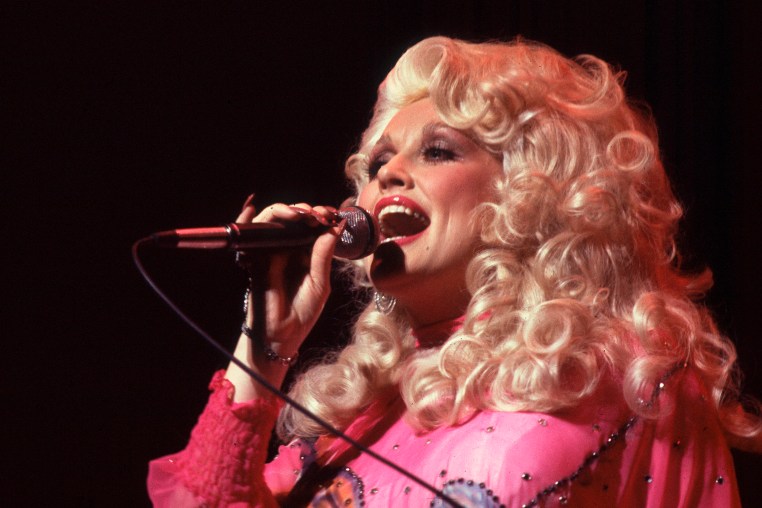 Image: Dolly Parton performs in Chicago on Nov. 2, 1977.