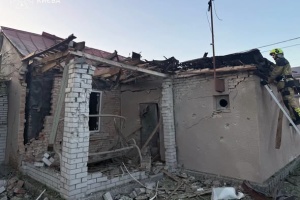 У Святошинському районі Києва через атаку РФ пошкоджені житлові будинки та адмінбудівля, є постраждалі