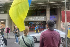 Українські активісти продовжать домагатися закриття «Русского дома» в Берліні