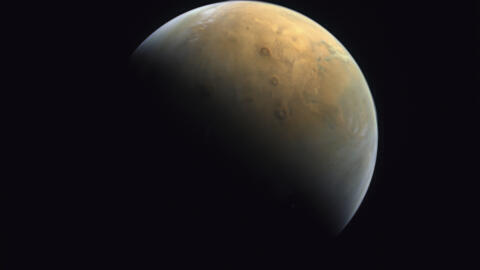 Image prise par la sonde « Amal » (« Espoir ») des Émirats arabes unis montrant la planète Mars le 10 février 2021.