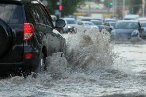 На півночі Італії є постраждалі внаслідок сильної грози з градом