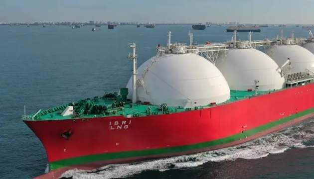 Британські ВМС провели операцію зі спостереження за російськими кораблями та суднами тіньового флоту