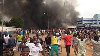 Heavy gunfire erupts near Niger capital's airport before calm returns