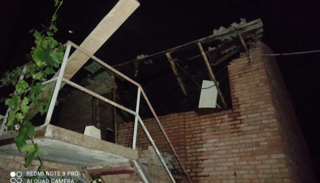 В одній з громад Вінниччини через ворожу атаку  сталося загоряння господарчої будівлі