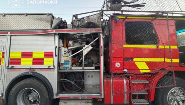 У Запорізькому районі російський дрон поцілив в автомобіль ДСНС, поранені четверо рятувальників