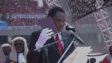 Le président zambien Hakainde Hichilema prêtant serment pour un second mandat, le 1er septembre 2026 à Lusaka.