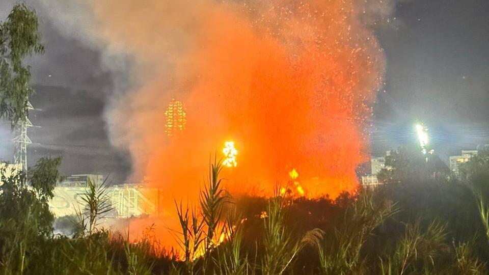 שריפת קוצים בשתי גדות נחל הירקון שברמת גן