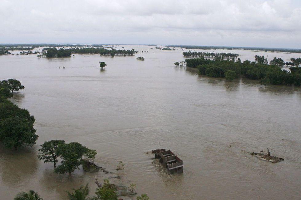 A view from a relief helicopter of the Indian Air Force shows the flood-affected Sapaul district in India's northeastern state of Bihar on September 6, 2008. 