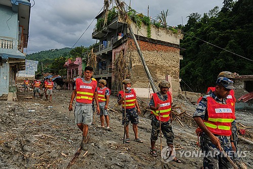 S. Korean response team continues search efforts for 9 missing in Nepal floods