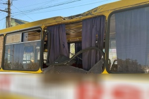 Удар по маршрутці та авто у Херсоні: кількість поранених зросла до 12, один загиблий