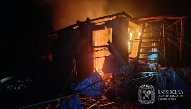 Російські дрони атакували селище на Харківщині, постраждали троє людей