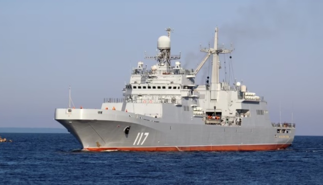 У Генштабі підтвердили ураження  Махачкалинського морського порту та трьох кораблів у Новоросійську