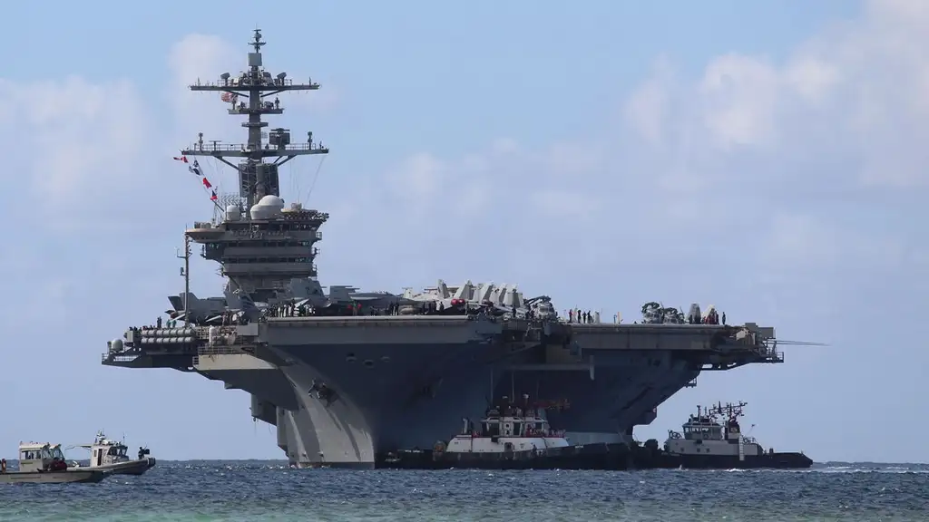 ארכיון נושאת המטוסים USS אברהם לינקולן בדצמבר 2025 לפני המלחמה עם איראן 