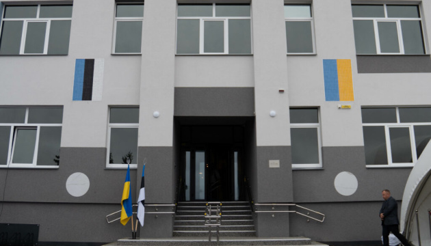 За сприяння Естонії на Житомирщині відновили пошкоджену обстрілом школу мистецтв