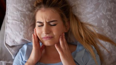 Jaw pain after waking up or sleeping - Bruxisum, teeth grinding