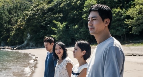 This still, provided by Netflix, shows a scene from Lee Chang-dong's upcoming feature "Possible Love." (PHOTO NOT FOR SALE) (Yonhap)