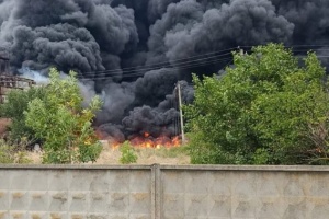 На Харківщині через атаку дронів виникла масштабна пожежа на агропідприємстві