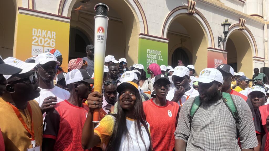 Le coup d'envoi de la tournée de la flamme des Jeux olympiques de la jeunesse à travers le Sénégal a été donné lundi 14 septembre à l'hôtel de ville de Dakar.