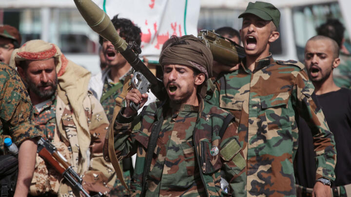 Les rebelles houthis du Yémen défilent lors d'une campagne de mobilisation à Sanaa, au Yémen, le jeudi 10 septembre 2026.