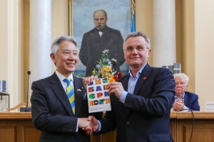 У Києві представили український переклад книги японського політика про безбар’єрність