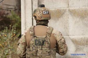 Збирали дані про військових та наводили удари по Харкову: викрили мережу агентів ГРУ