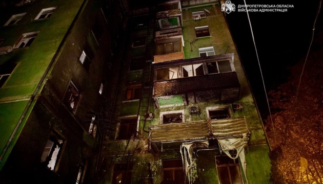 Росіяни вдарили по багатоповерхівці у Дніпрі: сталася пожежа, троє поранених