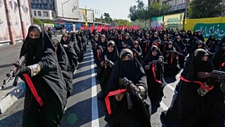 Iran: Tehran stages largest demonstration since start of conflict 