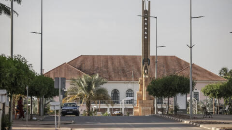 Une rue en face du palais présidentiel à Bissau, le 26 novembre 2025.