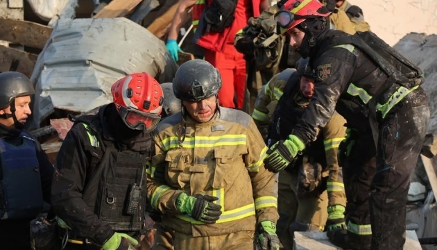 У Харкові кількість загиблих від російського удару зросла до шести, 59 людей поранені