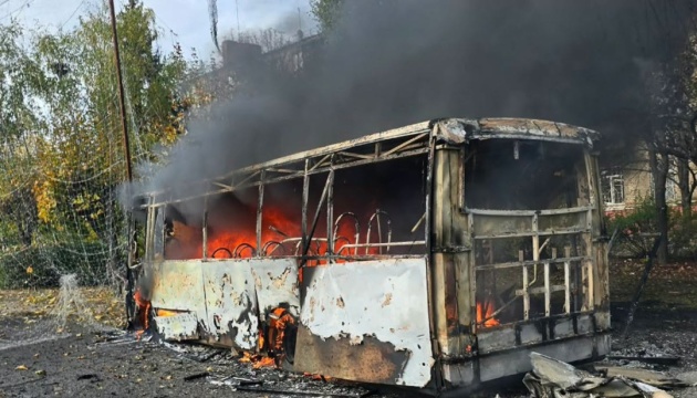 Росія вдарила по двох автобусах у Краматорську: кількість загиблих зросла до 30, поранених 18