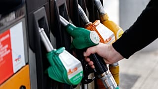France to release 10 mln barrels of diesel from strategic reserves