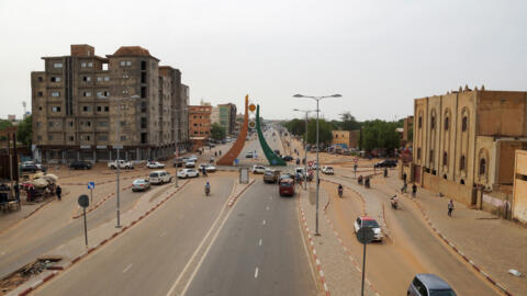 Une vue générale montrant la circulation dans les rues de Niamey, Niger, le 2 août 2023. (image d'illustration)
