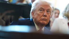 Donald Trump in Oval Office