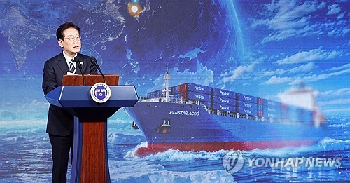 Lee says Arctic sea route development to comply with int'l sanctions