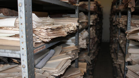 Des milliers de relevés météorologiques datant de plusieurs décennies sont conservés dans les archives de l’Institut national pour l’étude et la recherche agronomiques (INERA), à Yangambi, en République démocratique du Congo (RDC). Ces documents permettent aux scientifiques de retracer l’évolution du climat dans la région. Photo prise le 9 mars 2023.