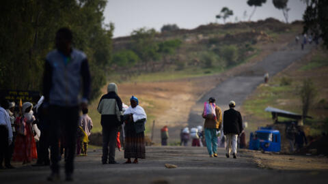 Des personnes marchent au point de passage de Zalambessa, en juillet 2019. (Image d'illustration)