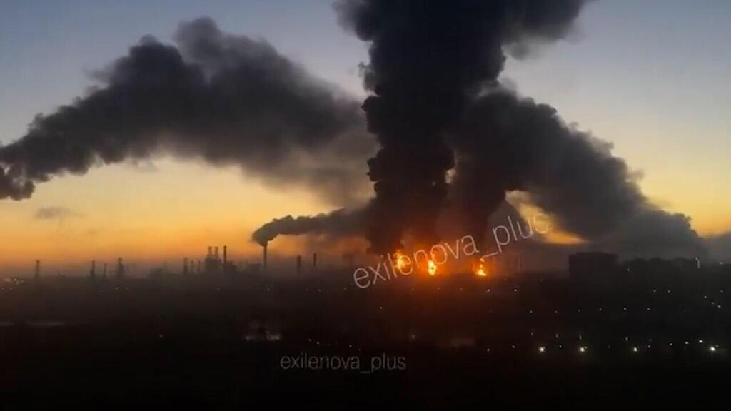 Oil refineries in Moscow targeted in attacks last month תיעוד שמופץ בתקשורת האוקראינית של התקיפה על בית הזיקוק במוסקבה