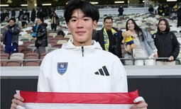 Thai goalkeeper Poomraphee to join V-Varen Nagasaki