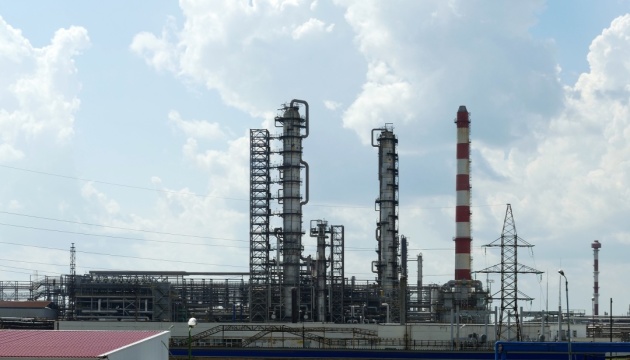 Рязанський НПЗ призупинив роботу однієї з основних установок після атаки дронів - Reuters