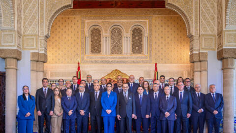 Le nouveau gouvernement marocain formé autour la Première ministre Fatima Ezzahra El Mansouri ce 16 octobre. Capture d'écran de la photo officielle.