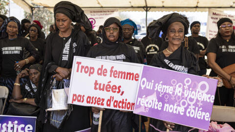 Les femmes réunies à Dakar pour dénoncer l'inaction face aux violences faites aux femmes, ici le 31 mai 2025.