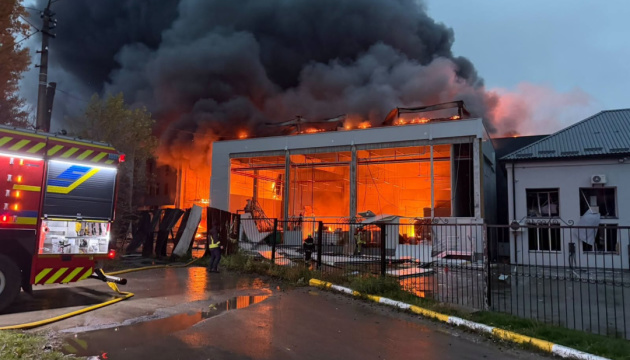 Росія вдарила ракетами по заводу полімерів на Київщині,  кількість постраждалих в Ірпені зросла до 17