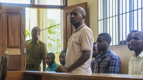Paul Mackenzie comparaît devant le tribunal de Malindi après son arrestation, le 17 avril 2023.