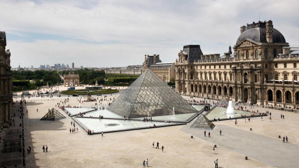 FRANCE IN FOCUS