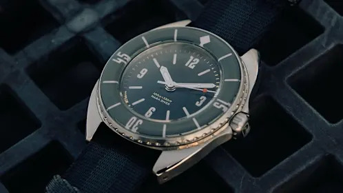 Paulin 攜手 Hodinkee 為 Mara 腕錶打造真正電鍍金屬錶盤